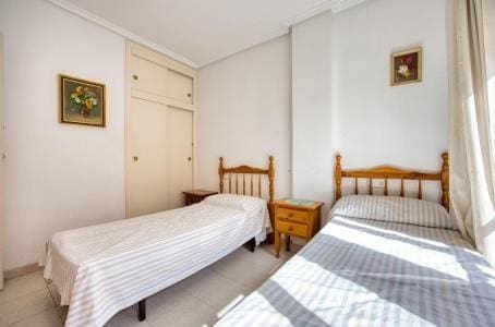 2 soveværelse Lejlighed til salg i Playa del Acequión, Torrevieja med swimmingpool garage - € 133.000 (Ref: 10044819)