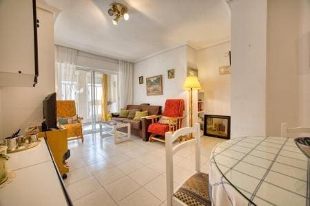 2 soveværelse Lejlighed til salg i Torrevieja med swimmingpool garage - € 133.000 (Ref: 10044819)