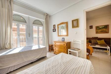 2 soveværelse Lejlighed til salg i Torrevieja med swimmingpool garage - € 133.000 (Ref: 10044819)