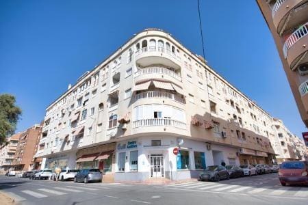 2 soveværelse Lejlighed til salg i Playa del Acequión, Torrevieja med swimmingpool garage - € 133.000 (Ref: 10044819)
