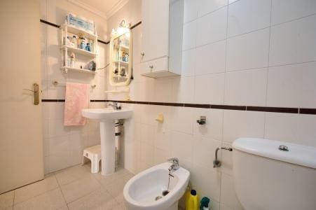 2 soveværelse Lejlighed til salg i Torrevieja med swimmingpool garage - € 133.000 (Ref: 10044819)