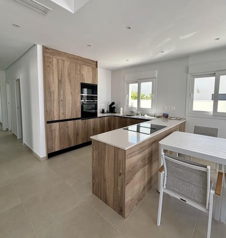 Chalet de 3 habitaciones en Benijófar en venta con piscina - 589.000 € (Ref: 9586425)