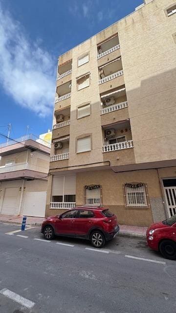 2 soverom Leilighet til salgs i Torrevieja - € 131 000 (Ref: 9761938)