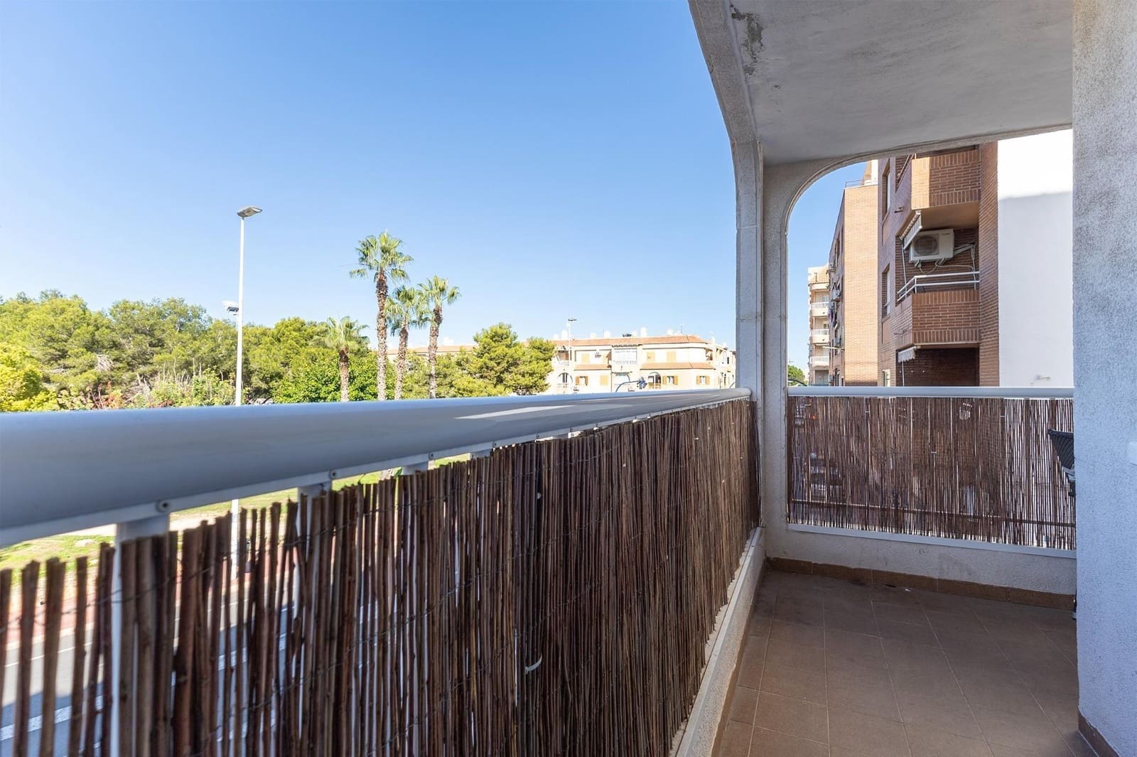 2 soverom Leilighet til salgs i Torrevieja med svømmebasseng - € 126 000 (Ref: 9761939)