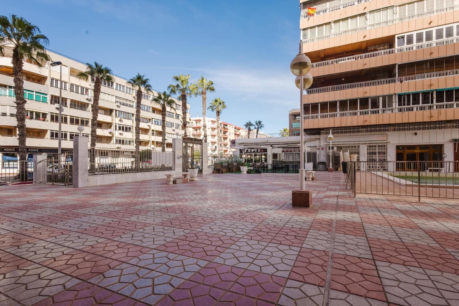 3 sypialnia Apartament na sprzedaż w Torrevieja z basenem - 224 000 € (Ref: 9780492)