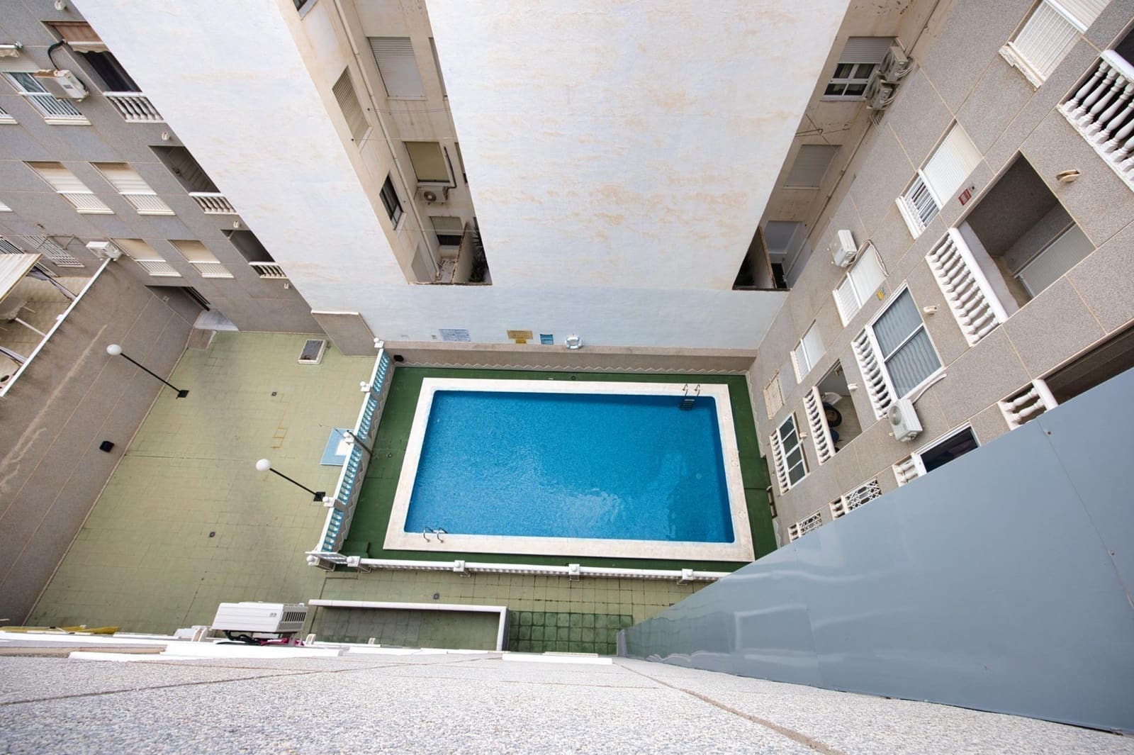 2 chambre Penthouse à vendre à Torrevieja avec piscine - 147 000 € (Ref: 9855396)