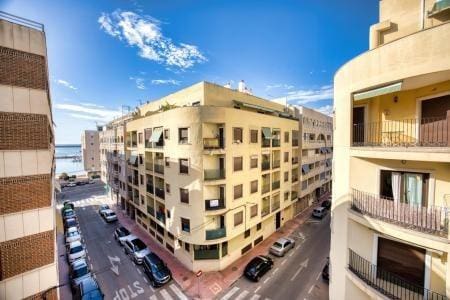 3 soveværelse Lejlighed til salg i Playa del Acequión, Torrevieja - € 136.000 (Ref: 9986838)
