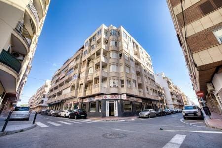 3 makuuhuone Huoneisto myytävänä paikassa Torrevieja - 136 000 € (Ref: 9986838)