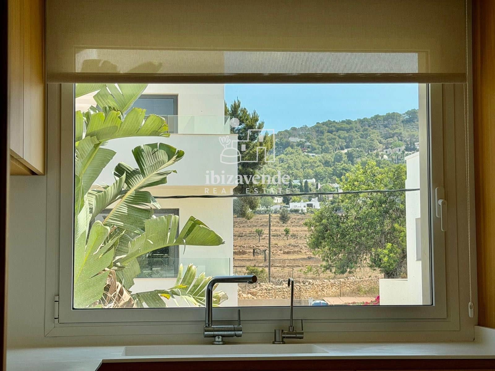 2 bedroom Flat for rent in Ibiza / Eivissa town - € 2,200 (Ref: 10004325)