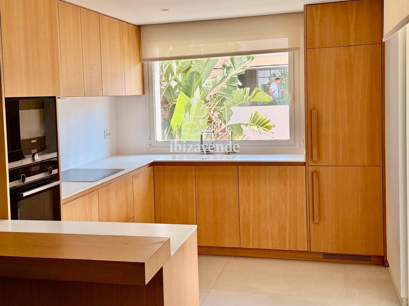 2 bedroom Flat for rent in Ibiza / Eivissa town - € 2,200 (Ref: 10004325)