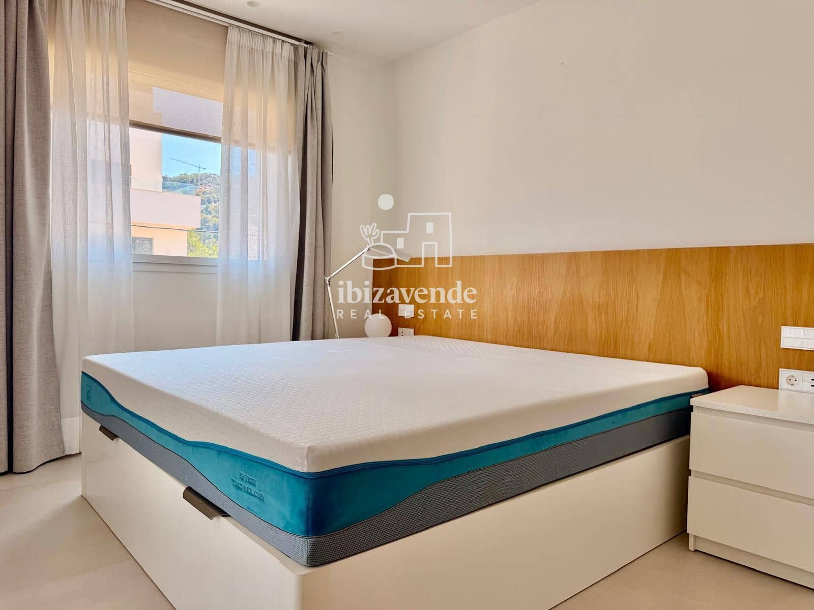 2 bedroom Flat for rent in Ibiza / Eivissa town - € 2,200 (Ref: 10004325)