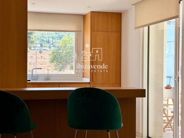 2 bedroom Flat for rent in Ibiza / Eivissa town - € 2,200 (Ref: 10004325)
