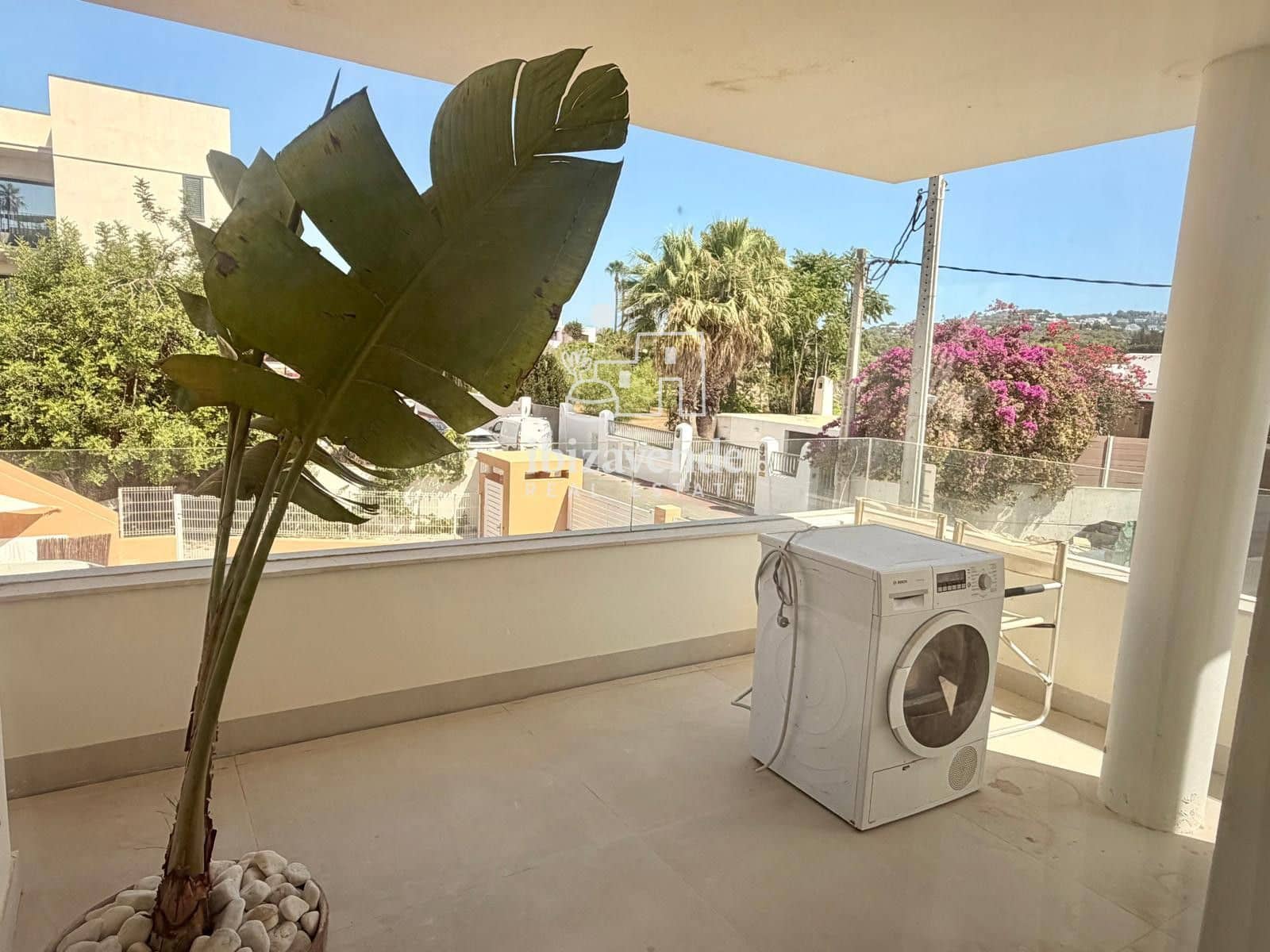 2 bedroom Flat for rent in Ibiza / Eivissa town - € 2,200 (Ref: 10004325)