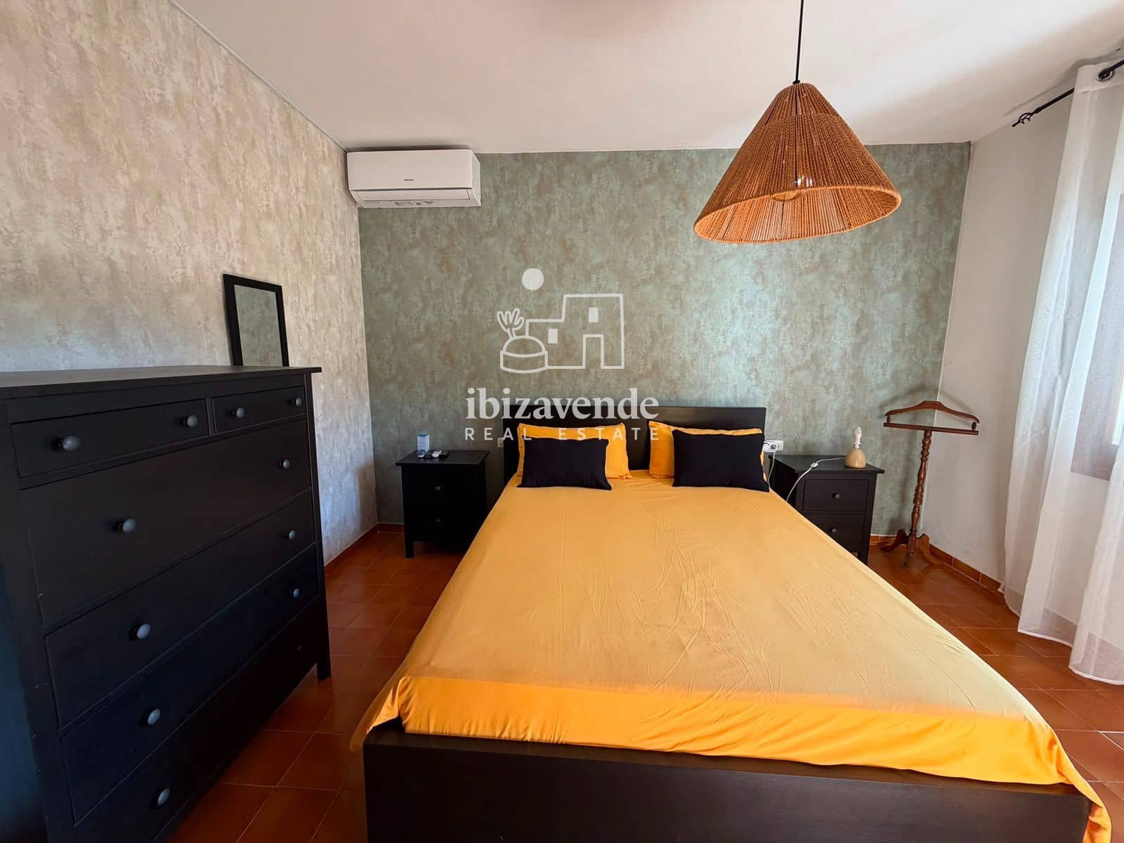 Chalet de 4 habitaciones en Ibiza / Eivissa ciudad en alquiler con piscina - 4.800 € (Ref: 10004471)