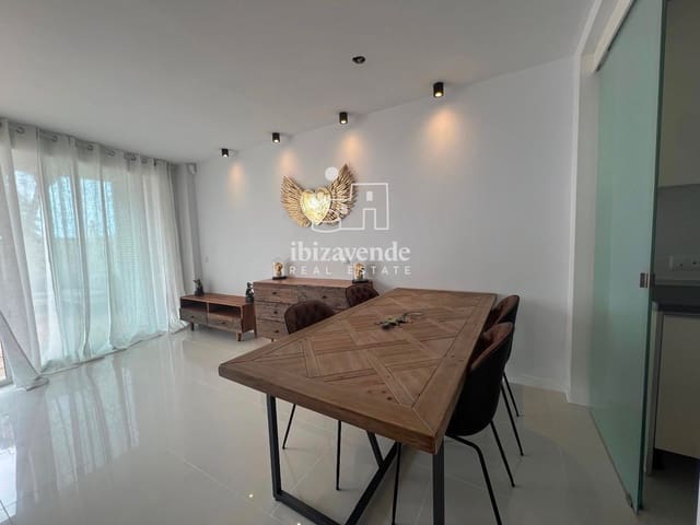 2 bedroom Flat for sale in Ibiza / Eivissa town with pool - € 680,000 (Ref: 10008008)