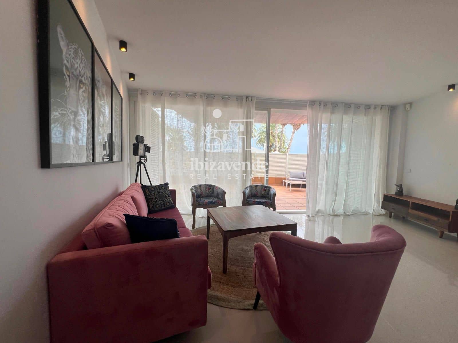 2 bedroom Flat for sale in Ibiza / Eivissa town with pool - € 680,000 (Ref: 10008008)