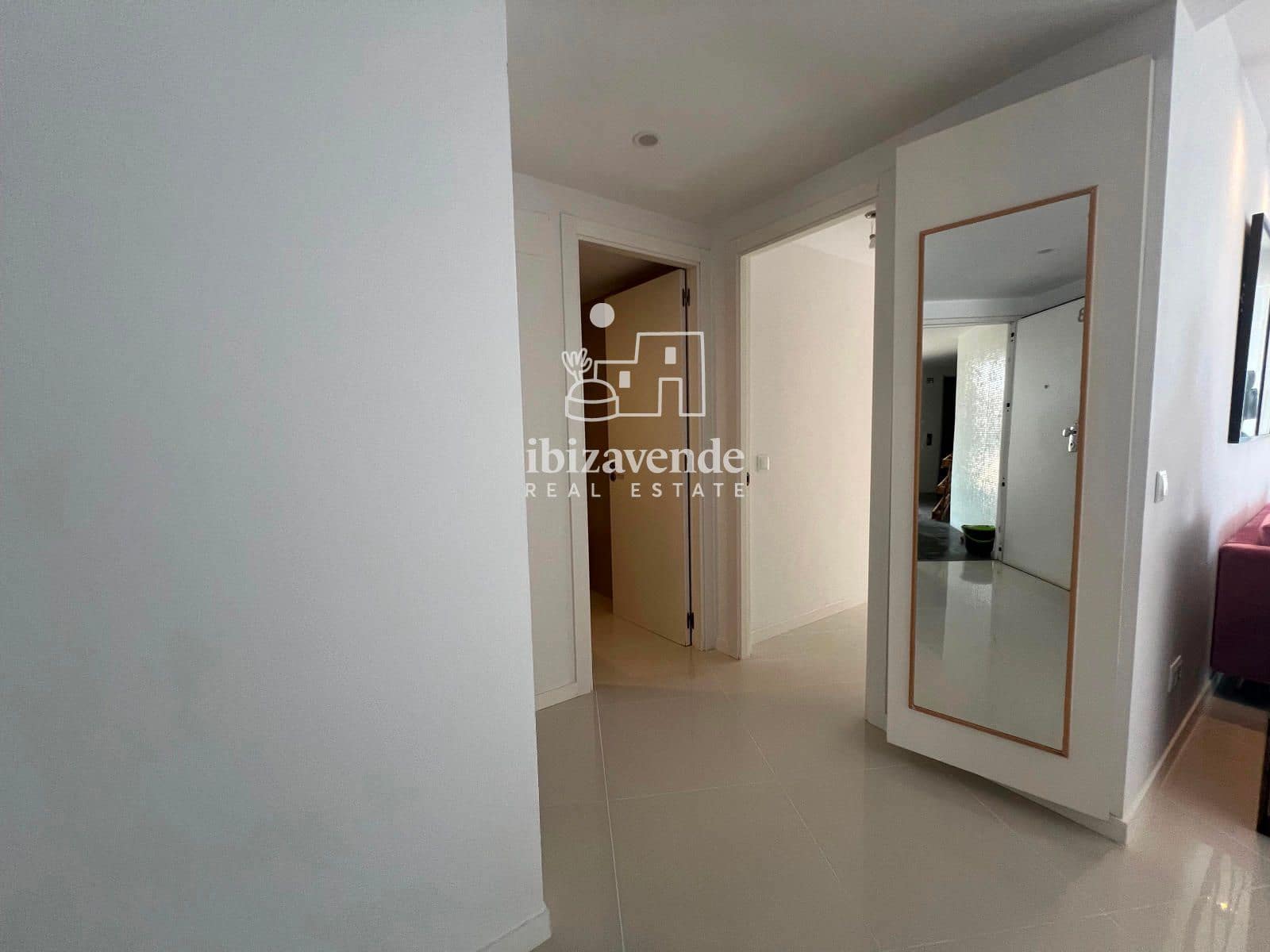 2 bedroom Flat for sale in Ibiza / Eivissa town with pool - € 680,000 (Ref: 10008008)