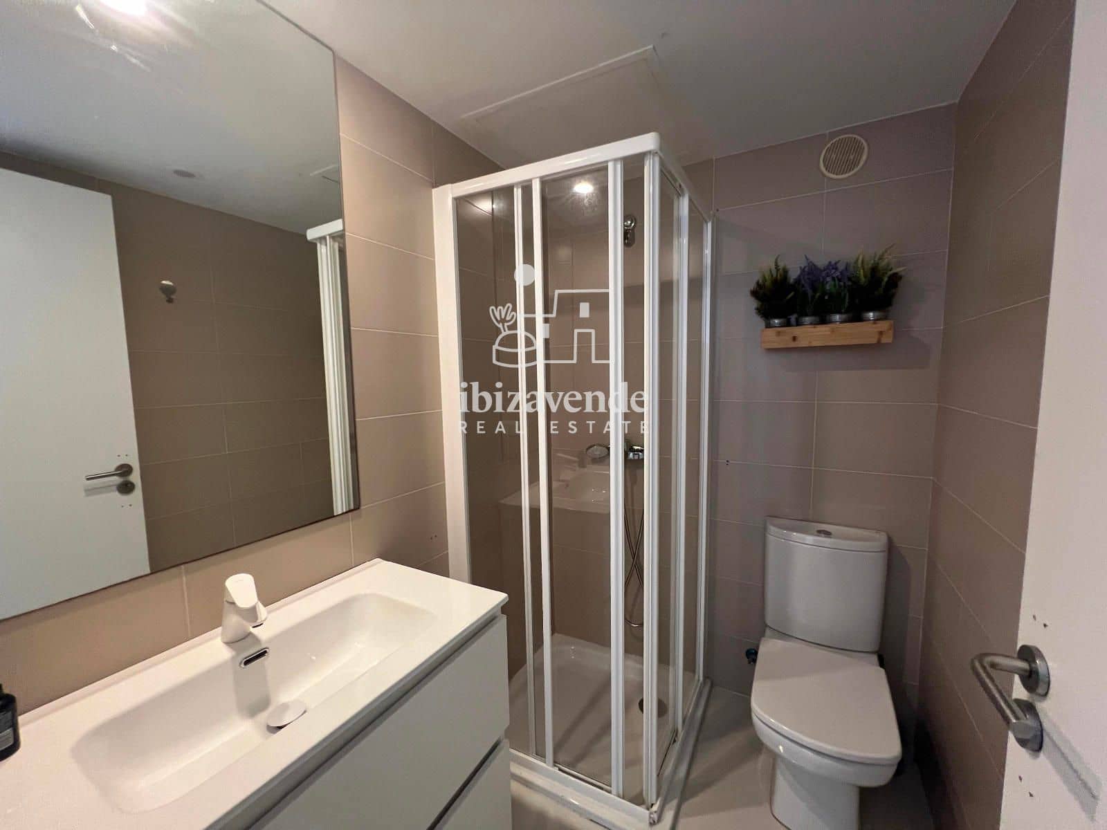 2 bedroom Flat for sale in Ibiza / Eivissa town with pool - € 680,000 (Ref: 10008008)