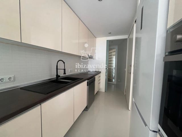 2 bedroom Flat for sale in Ibiza / Eivissa town with pool - € 680,000 (Ref: 10008008)