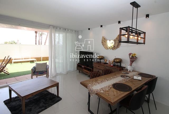 2 bedroom Flat for sale in Ibiza / Eivissa town with pool - € 680,000 (Ref: 10008008)