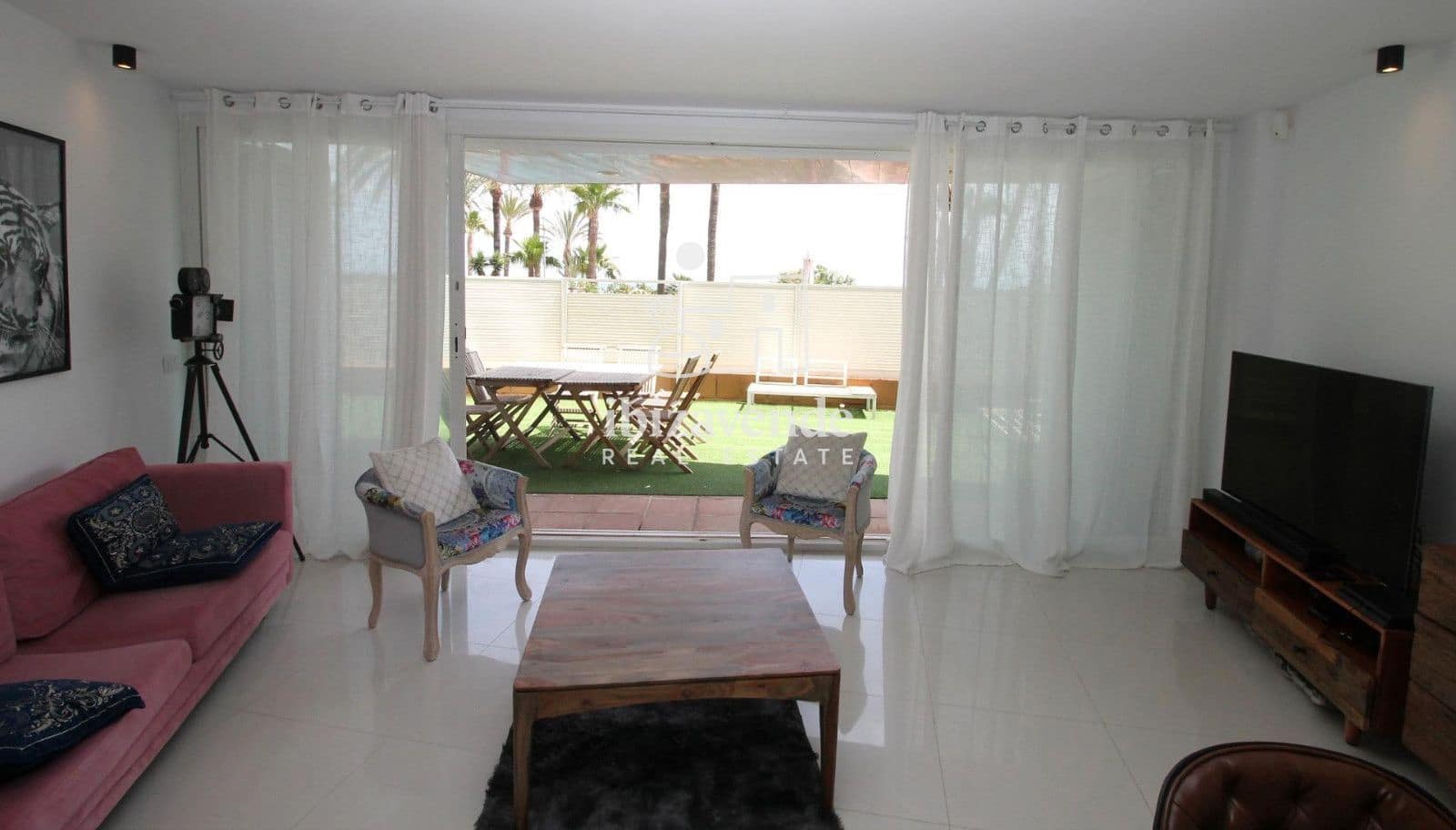 2 bedroom Flat for sale in Ibiza / Eivissa town with pool - € 680,000 (Ref: 10008008)