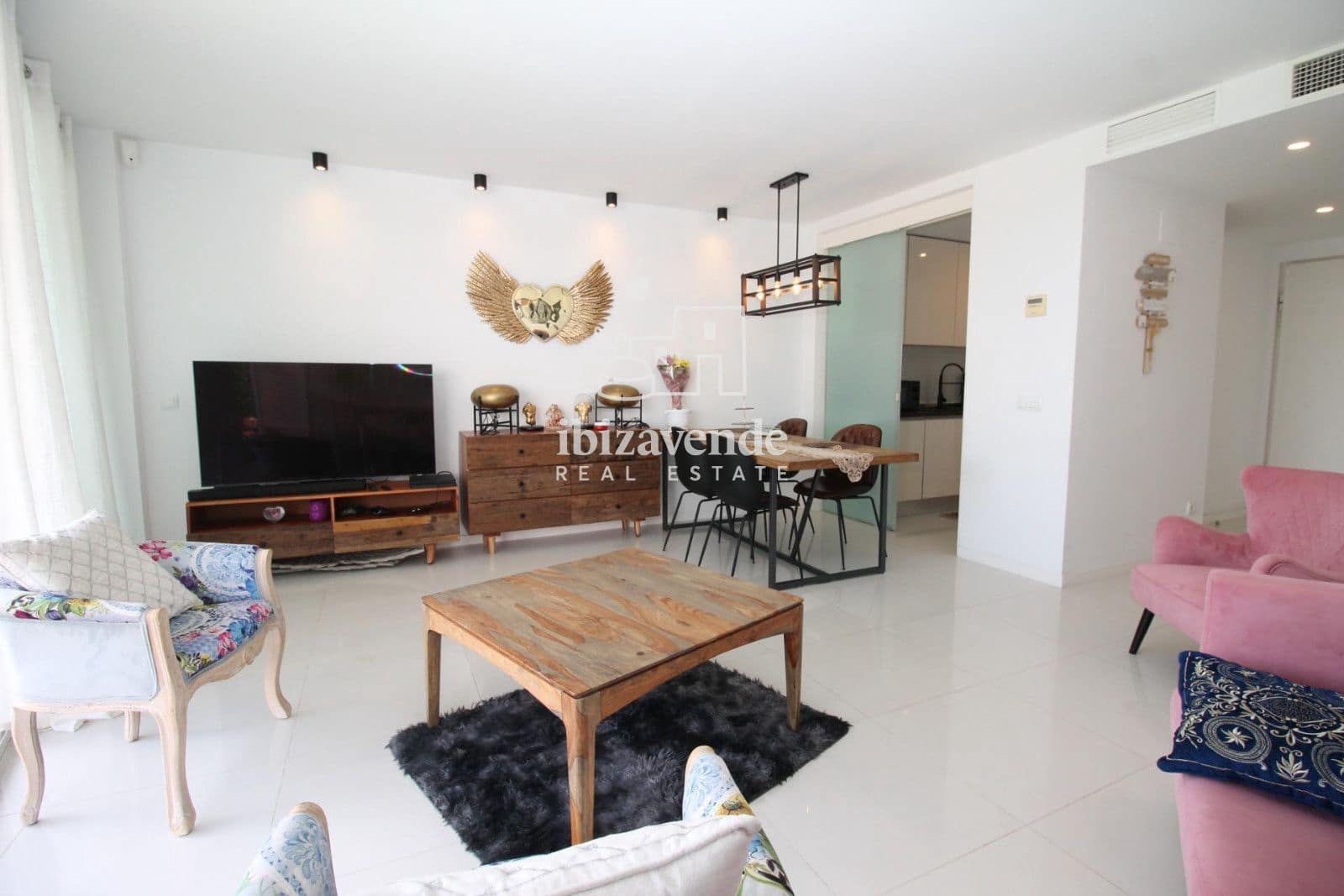 2 bedroom Flat for sale in Ibiza / Eivissa town with pool - € 680,000 (Ref: 10008008)