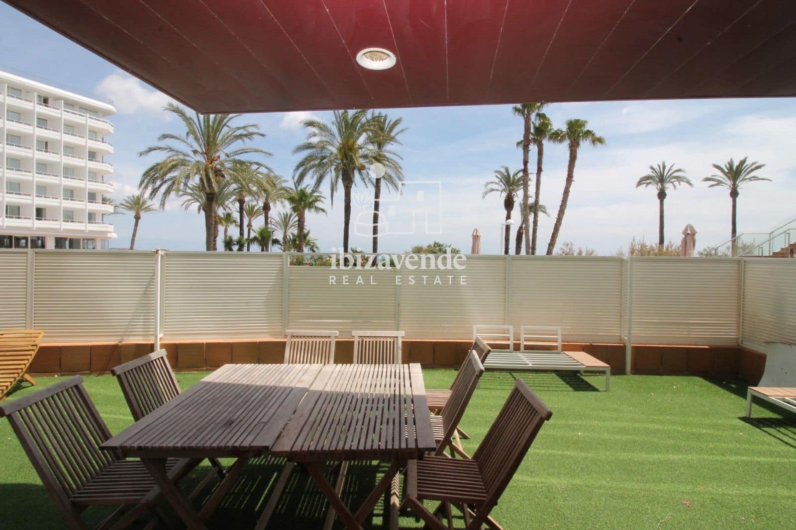 2 bedroom Flat for sale in Ibiza / Eivissa town with pool - € 680,000 (Ref: 10008008)