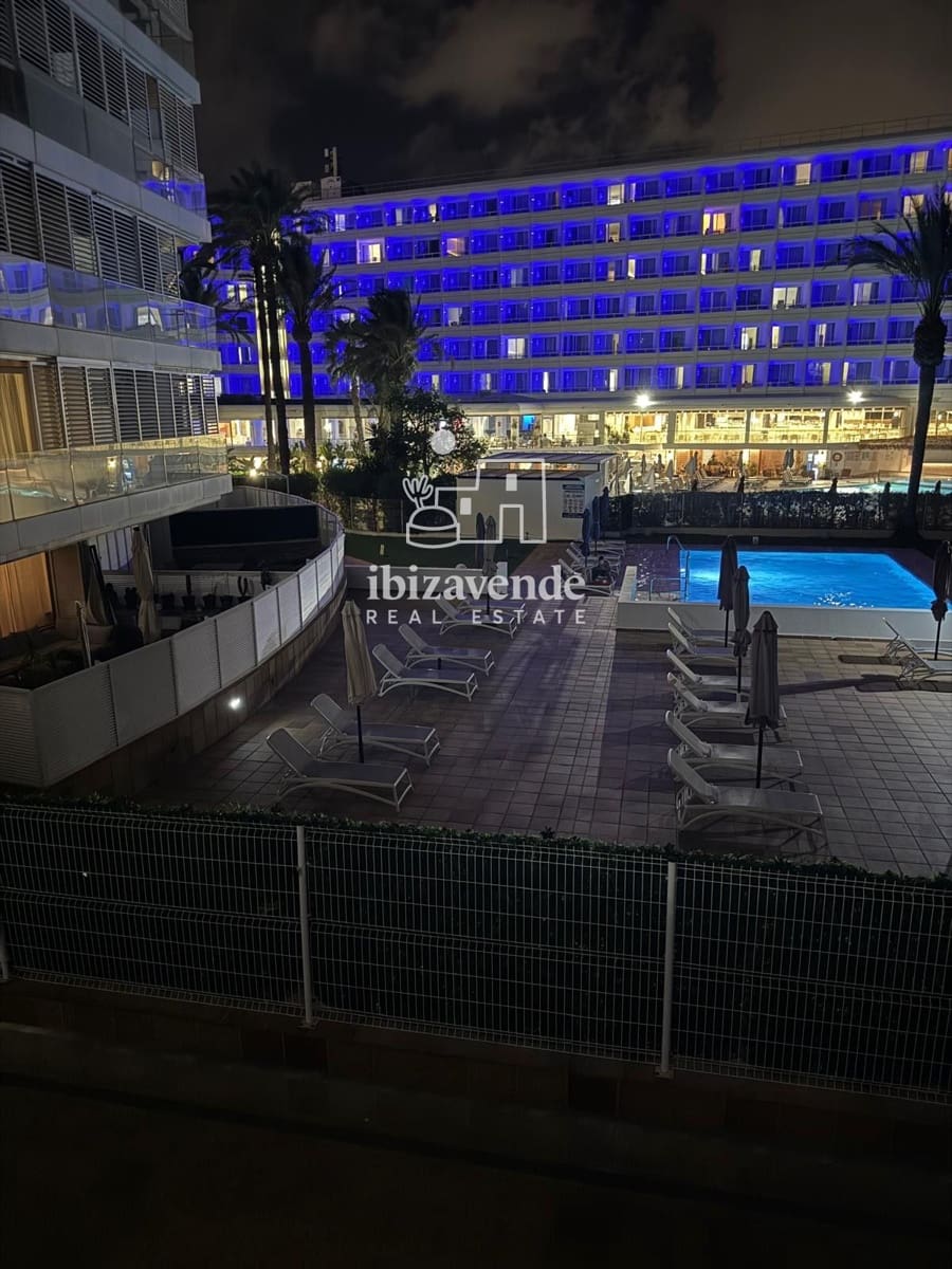 2 bedroom Flat for sale in Ibiza / Eivissa town with pool - € 680,000 (Ref: 10008008)