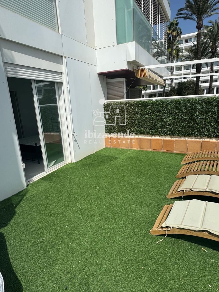 2 bedroom Flat for sale in Ibiza / Eivissa town with pool - € 680,000 (Ref: 10008008)