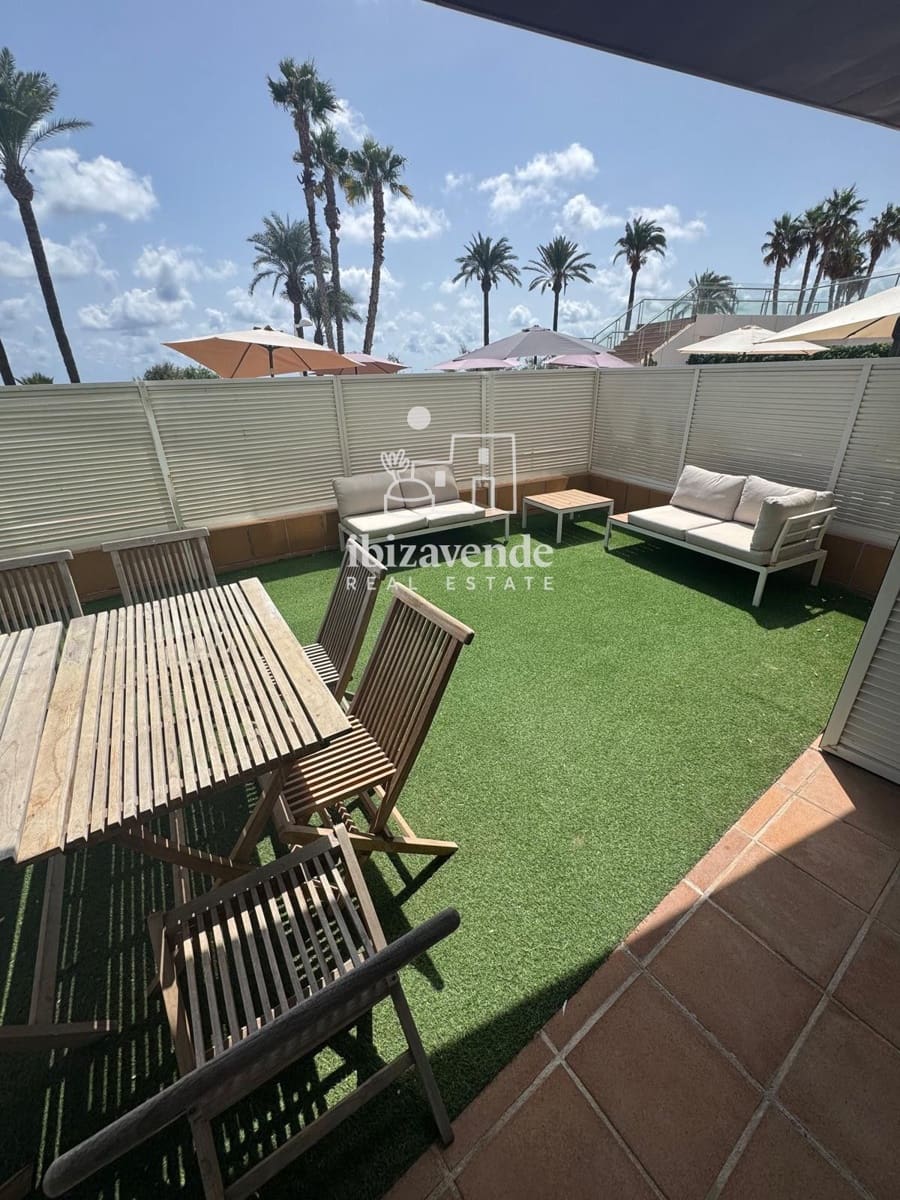 2 bedroom Flat for sale in Ibiza / Eivissa town with pool - € 680,000 (Ref: 10008008)