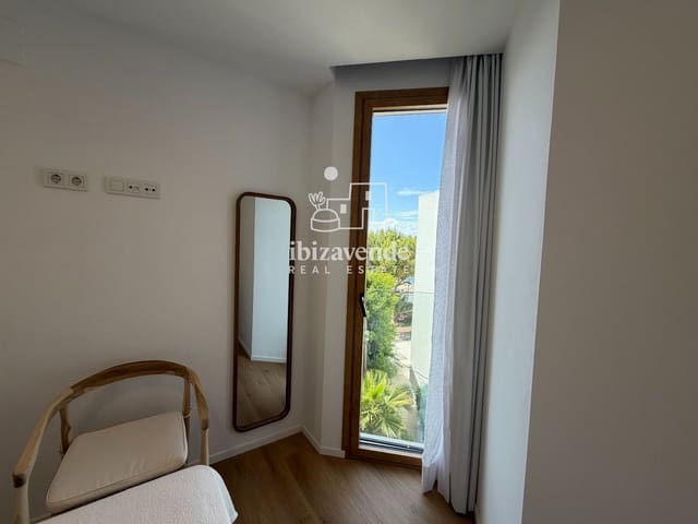 1 bedroom Flat for rent in Ibiza / Eivissa town with pool garage - € 4,000 (Ref: 10009621)