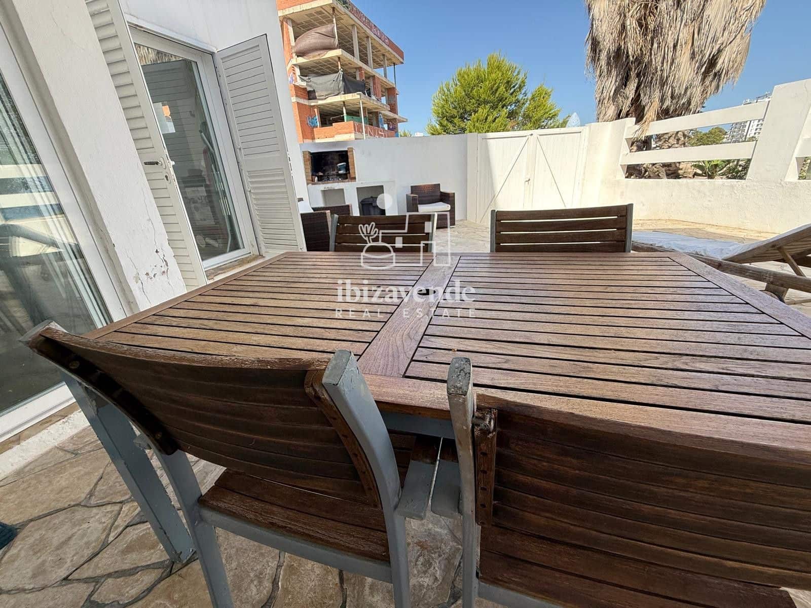 4 Zimmer Villa zu vermieten in Cala d'en Bou - 3.000 € (Ref: 10009622)