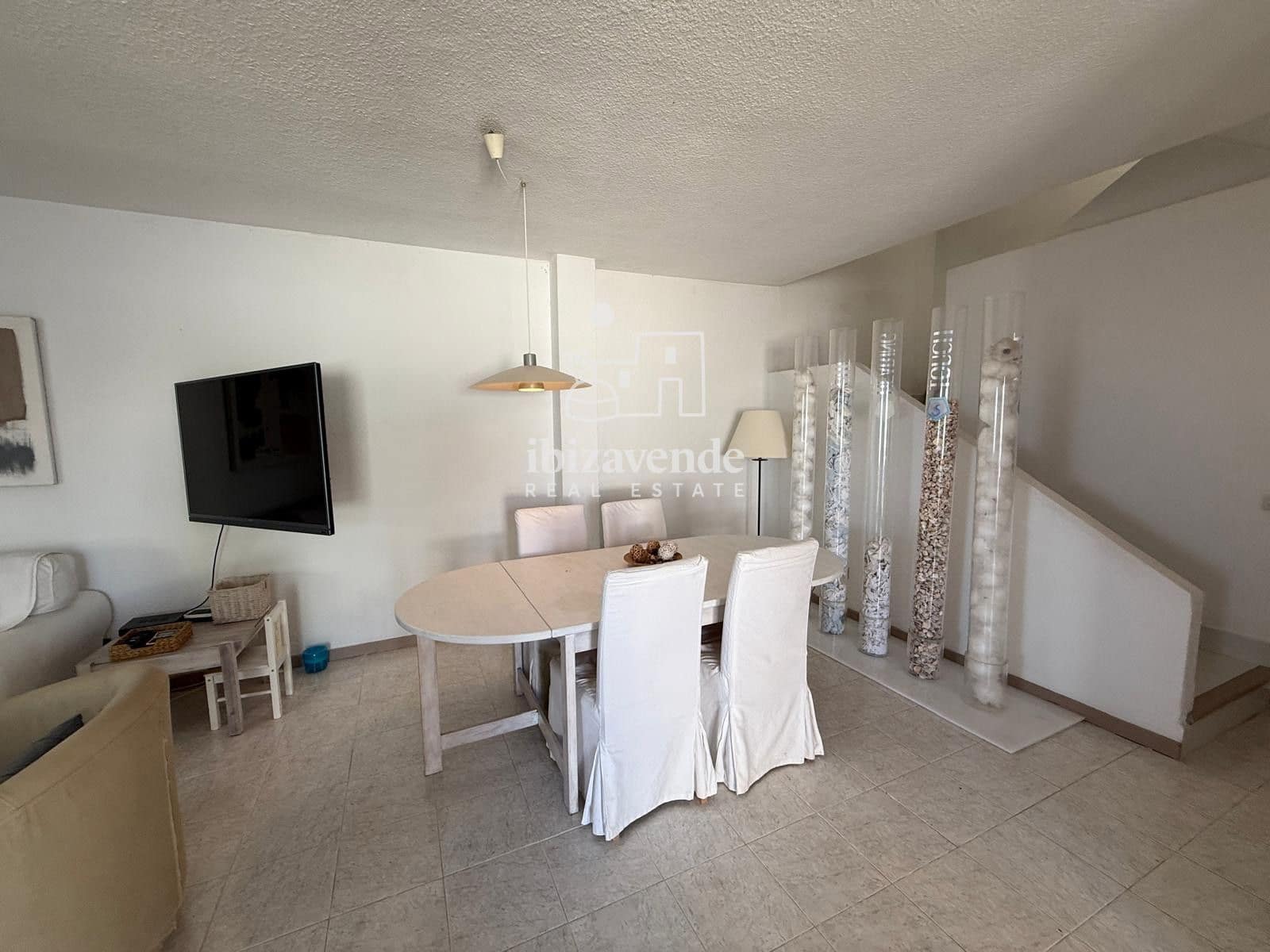 4 Zimmer Villa zu vermieten in Cala d'en Bou - 3.000 € (Ref: 10009622)