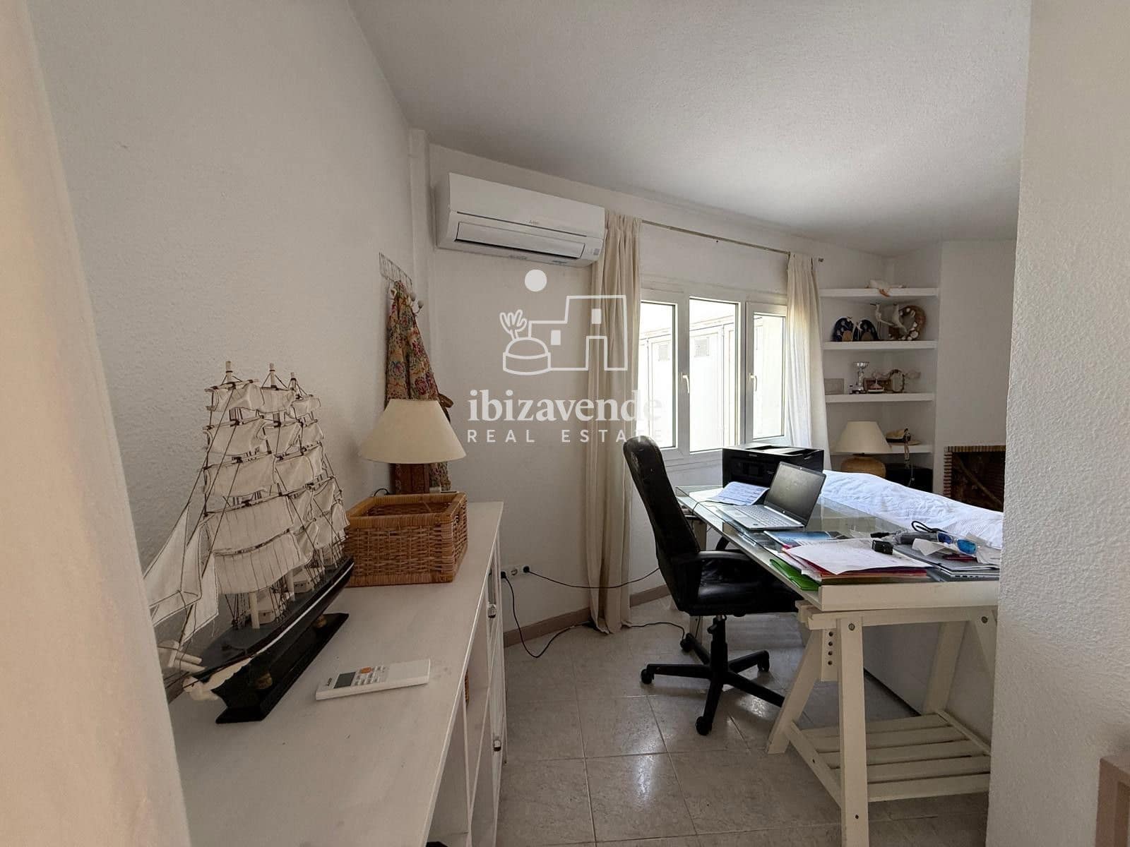 4 Zimmer Villa zu vermieten in Cala d'en Bou - 3.000 € (Ref: 10009622)