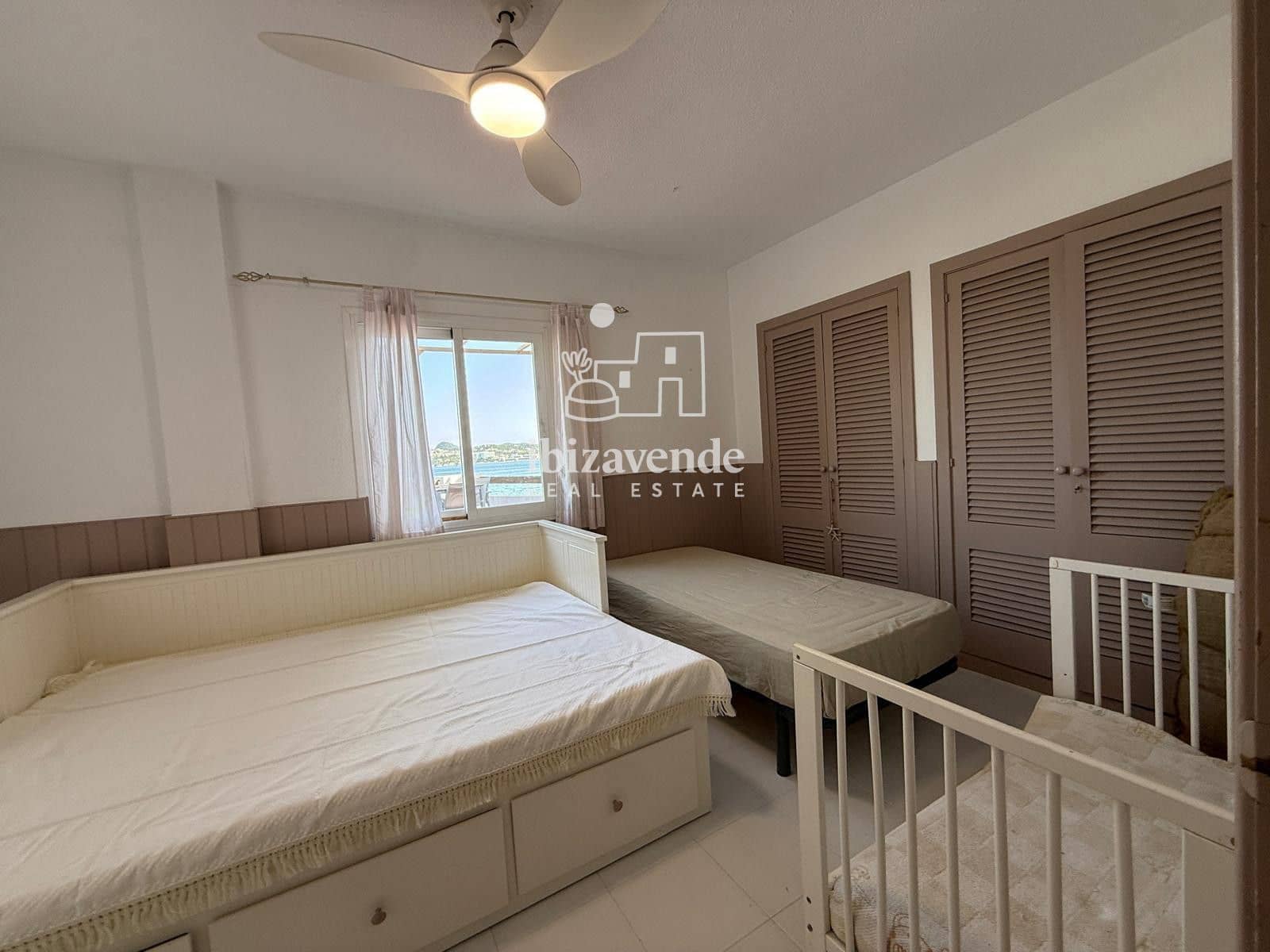 4 Zimmer Villa zu vermieten in Cala d'en Bou - 3.000 € (Ref: 10009622)