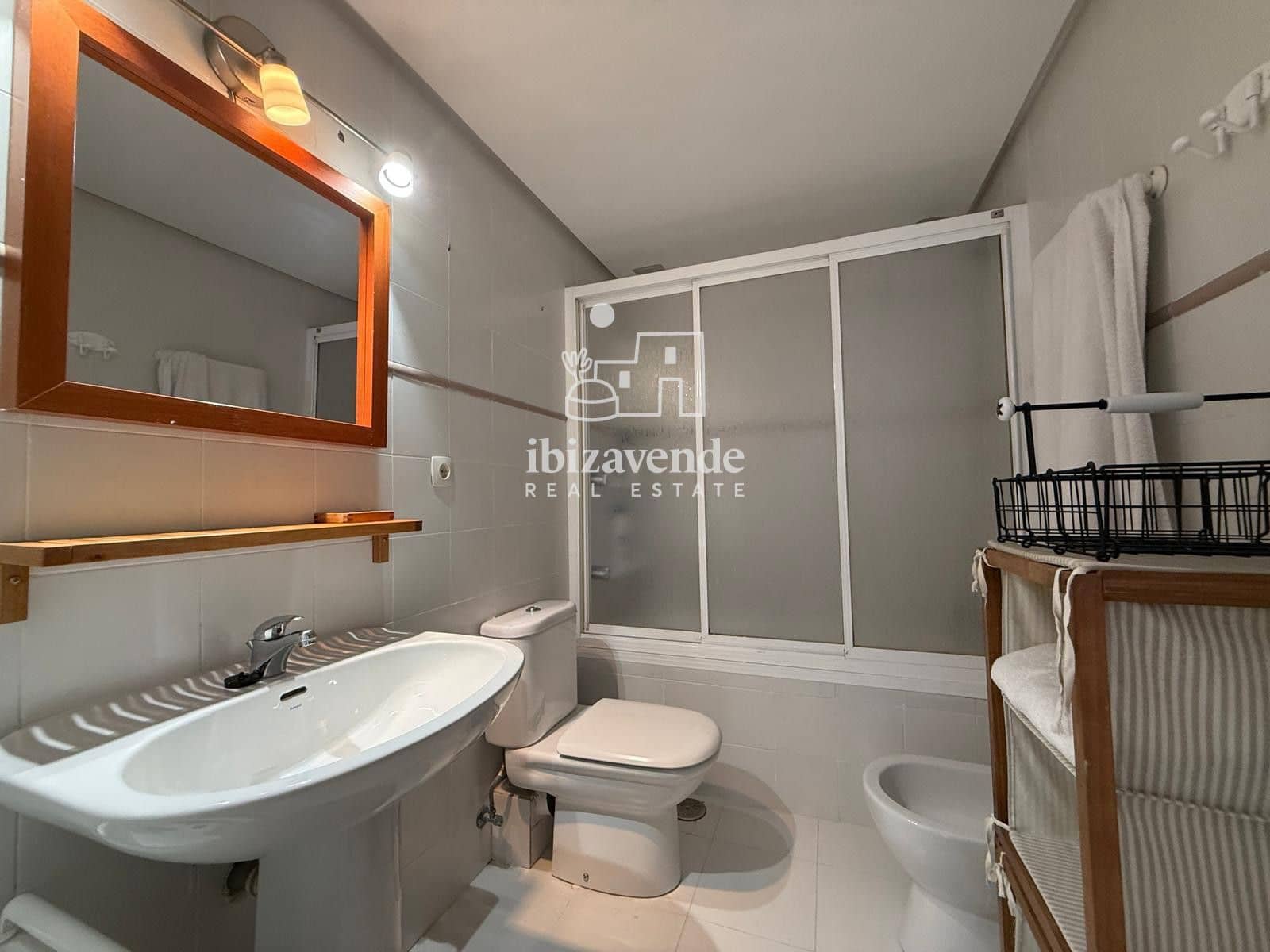 4 Zimmer Villa zu vermieten in Cala d'en Bou - 3.000 € (Ref: 10009622)