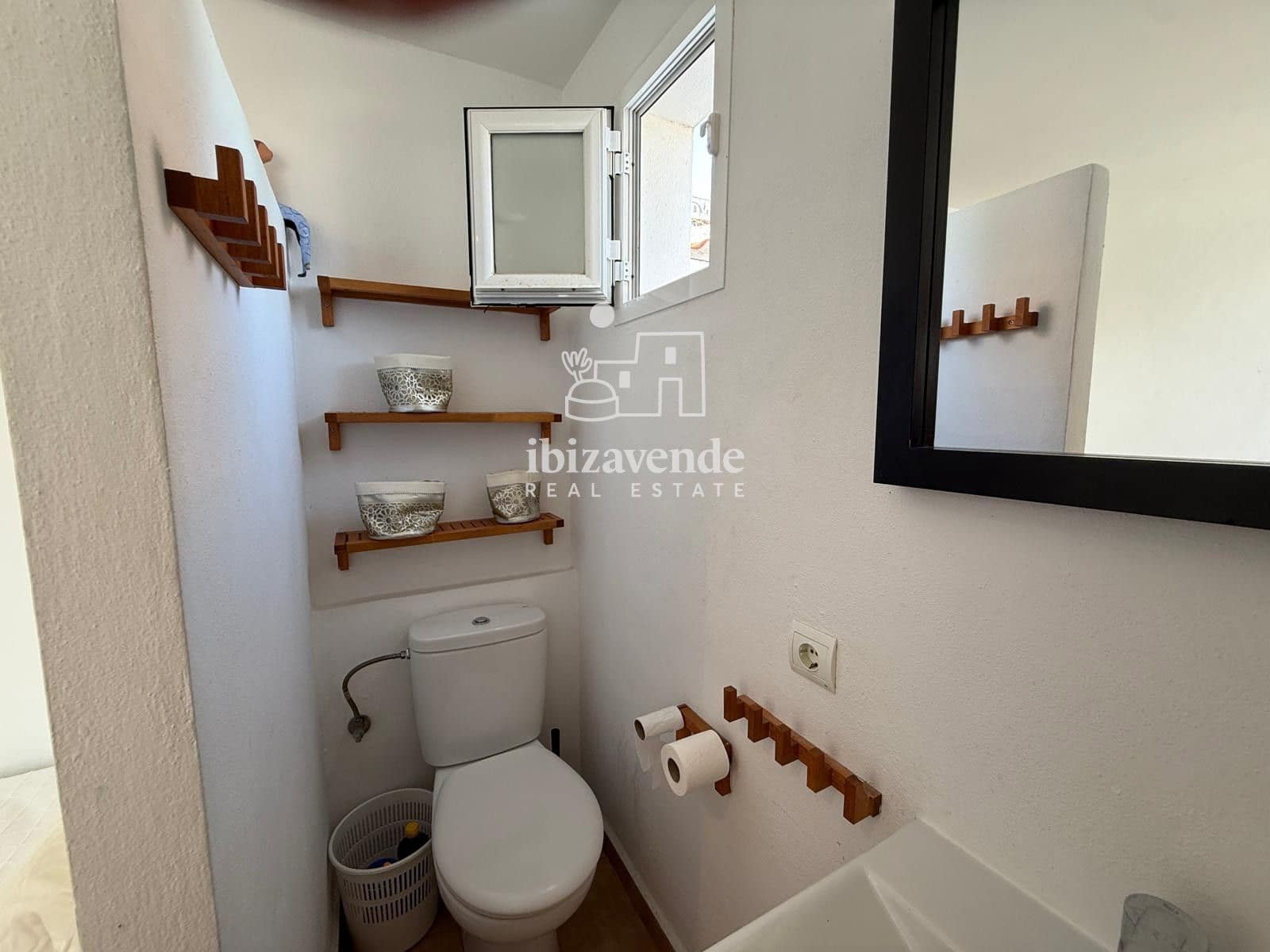 4 Zimmer Villa zu vermieten in Cala d'en Bou - 3.000 € (Ref: 10009622)