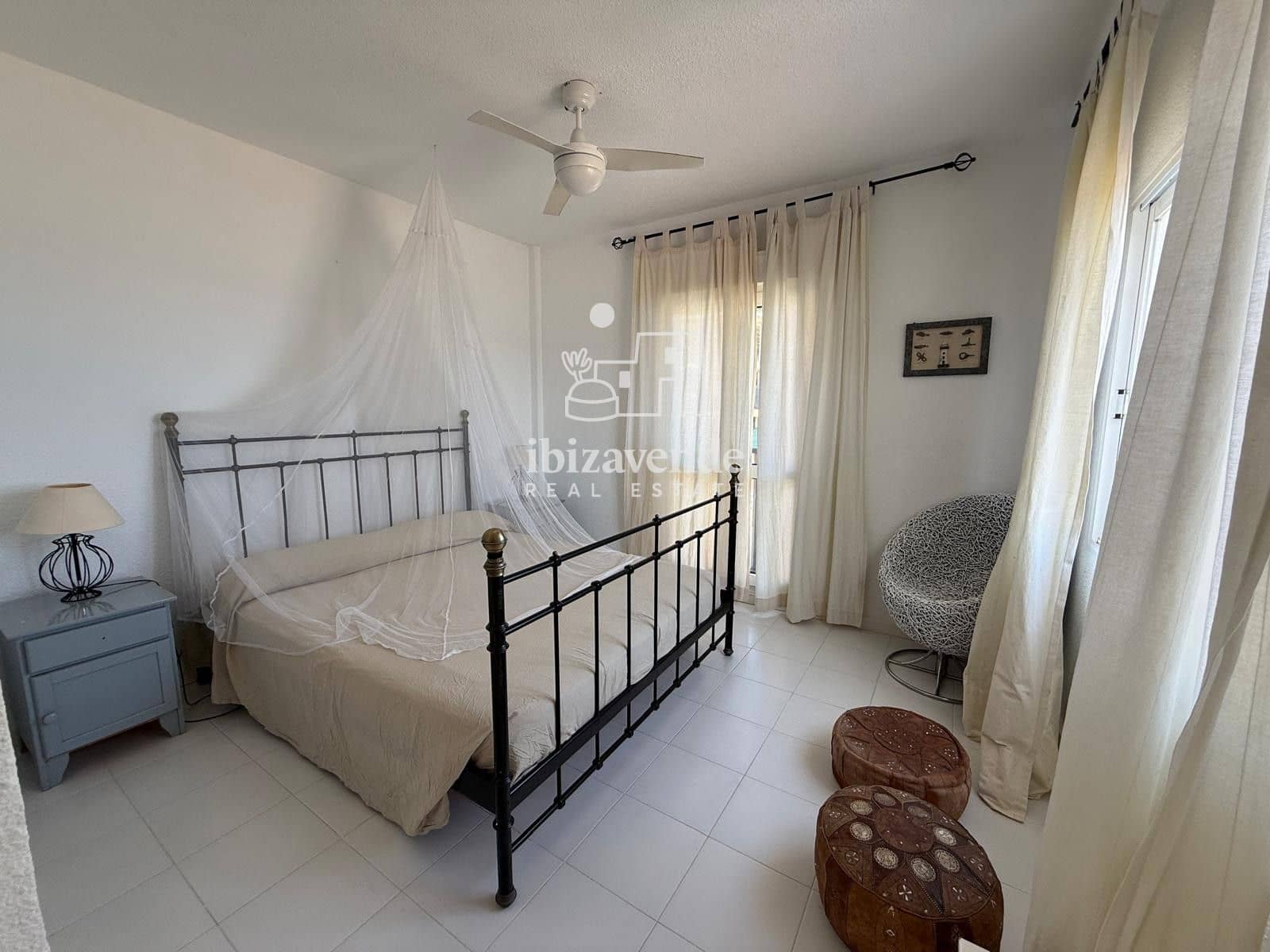 4 Zimmer Villa zu vermieten in Cala d'en Bou - 3.000 € (Ref: 10009622)