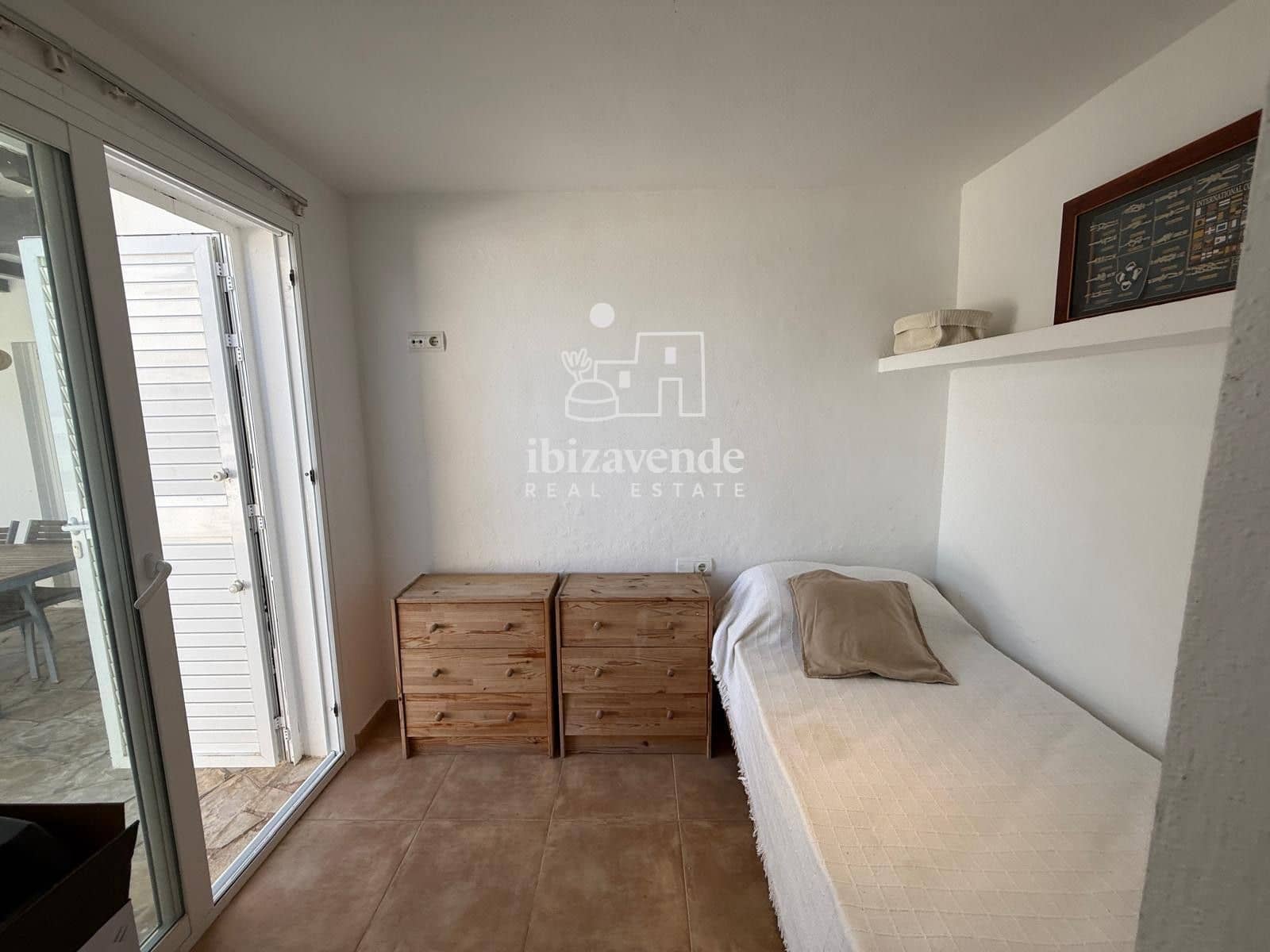 4 Zimmer Villa zu vermieten in Cala d'en Bou - 3.000 € (Ref: 10009622)
