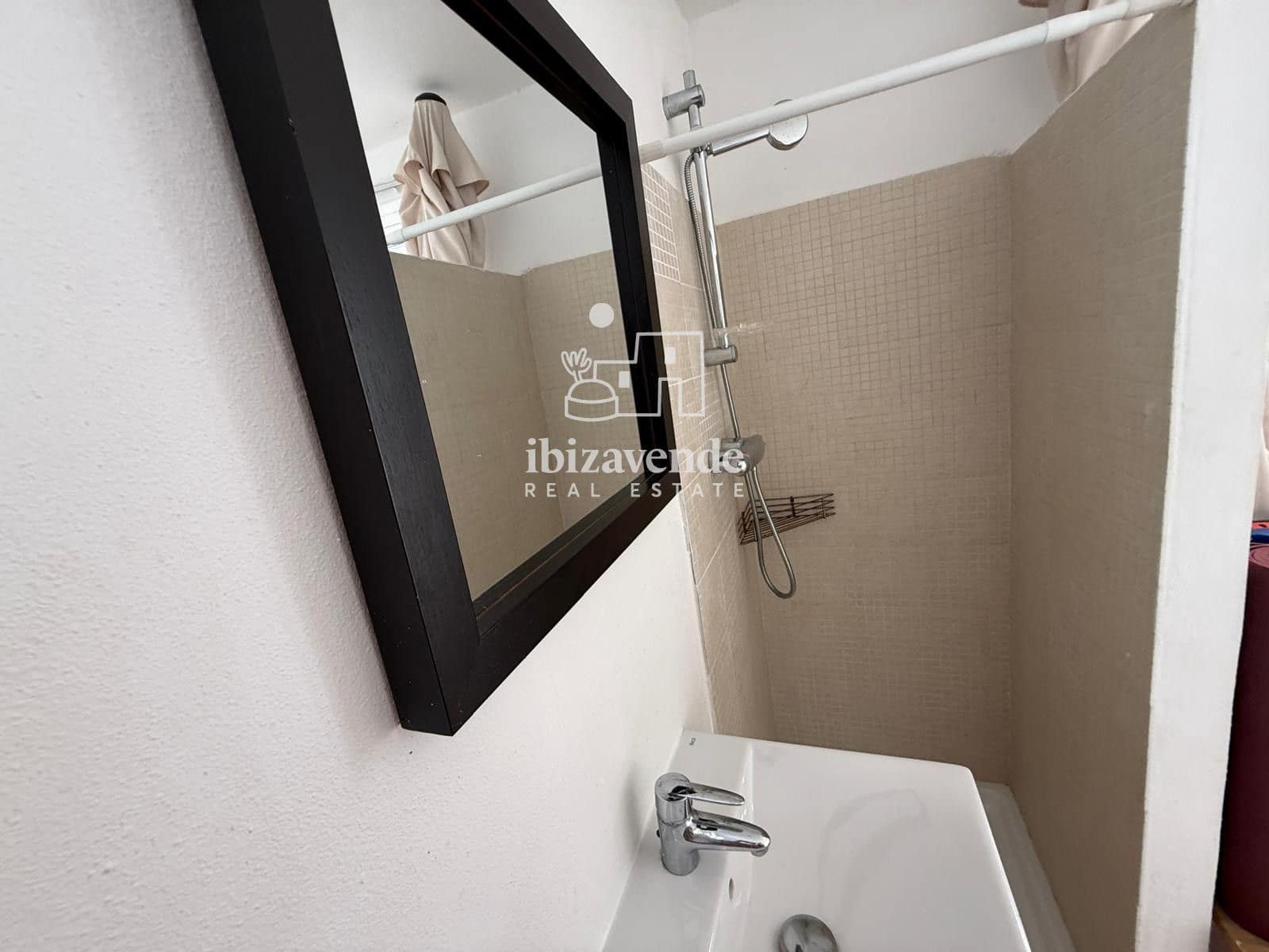 4 Zimmer Villa zu vermieten in Cala d'en Bou - 3.000 € (Ref: 10009622)