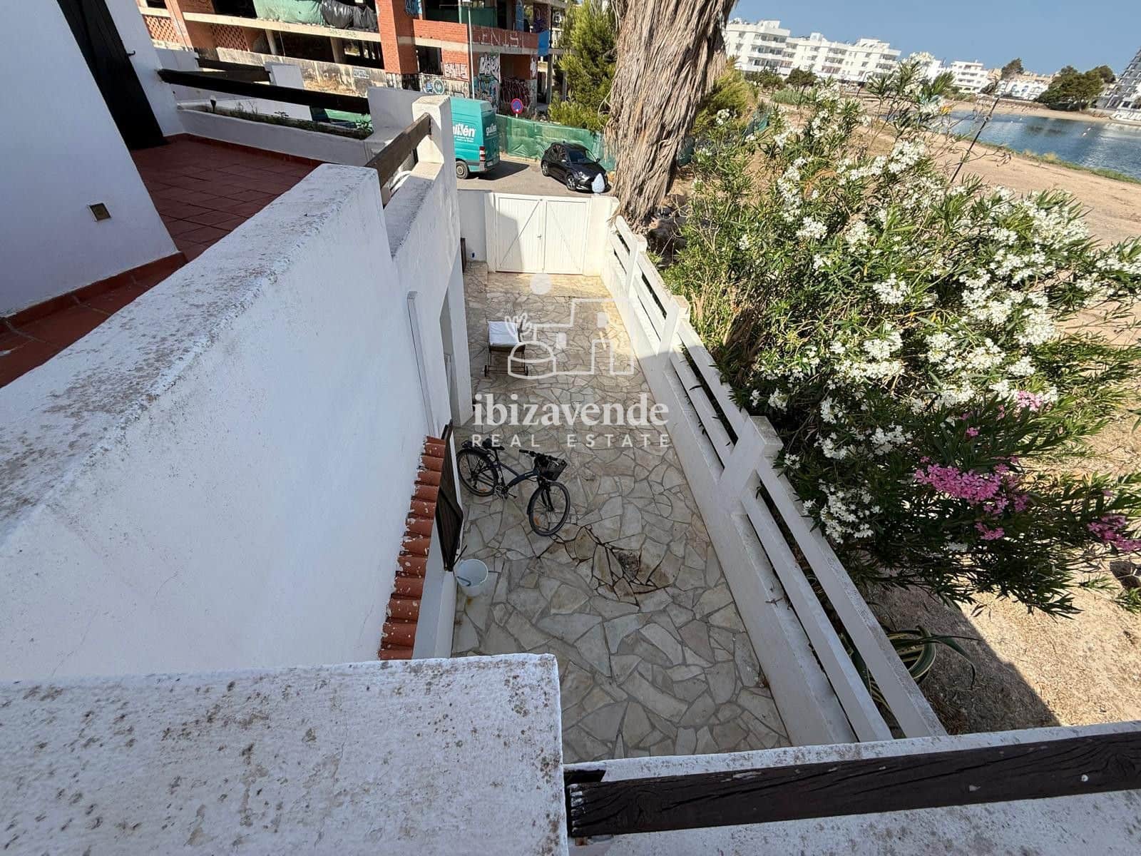 4 Zimmer Villa zu vermieten in Cala d'en Bou - 3.000 € (Ref: 10009622)