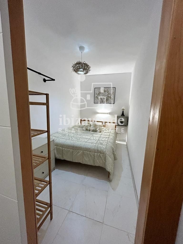 2 quarto Apartamento para arrendar em Sant Antoni de Portmany - 1 300 € (Ref: 10009625)