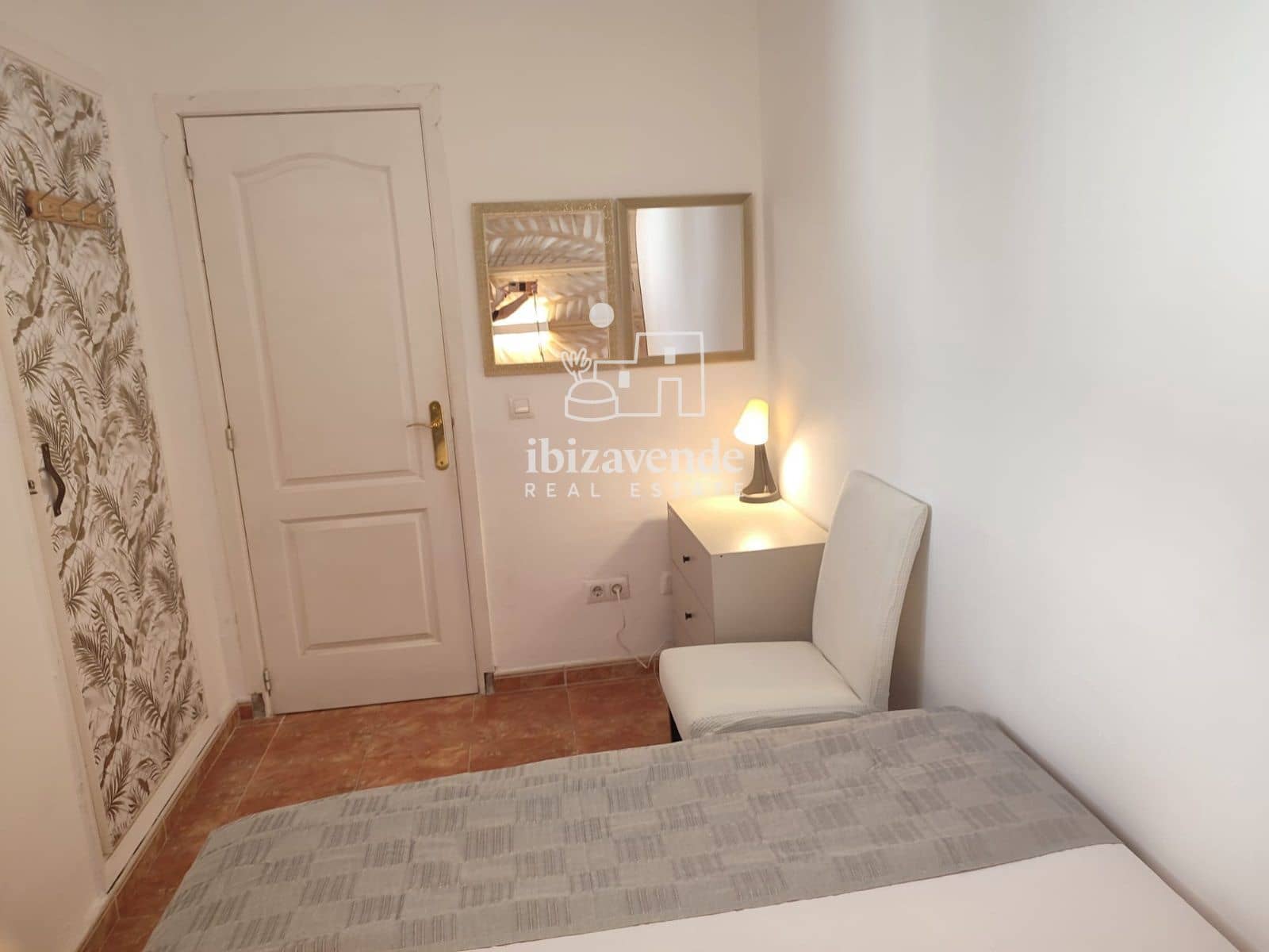 2 quarto Apartamento para arrendar em Sant Antoni de Portmany - 1 300 € (Ref: 10009625)