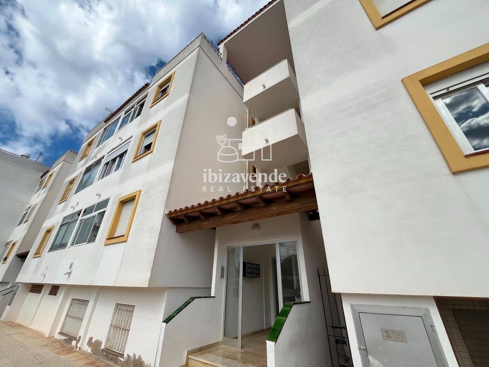 1 quarto Apartamento para arrendar em Cala d'en Bou - 1 300 € (Ref: 10009716)
