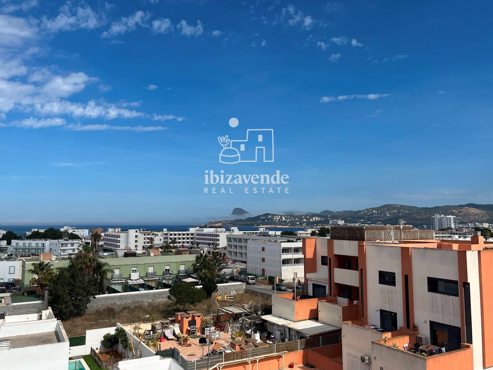 1 quarto Apartamento para arrendar em Cala d'en Bou - 1 300 € (Ref: 10009716)