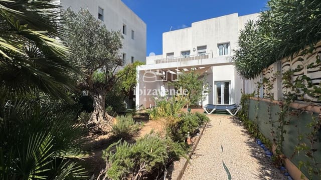 Maison de Ville de 3 chambres à louer à Sant Jordi de Ses Salines, San Jose / Sant Josep de Sa Talaia avec garage - 2 000 € (Ref: 10009718)
