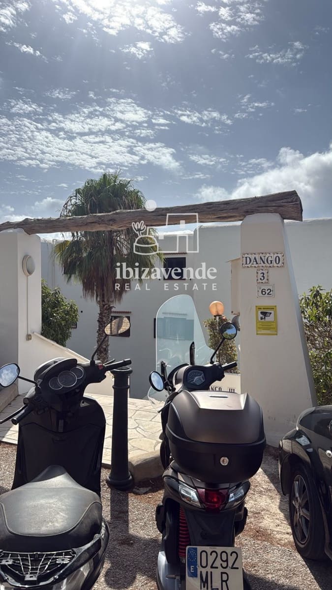2 bedroom Flat for rent in Cala Llonga - € 2,000 (Ref: 10014105)