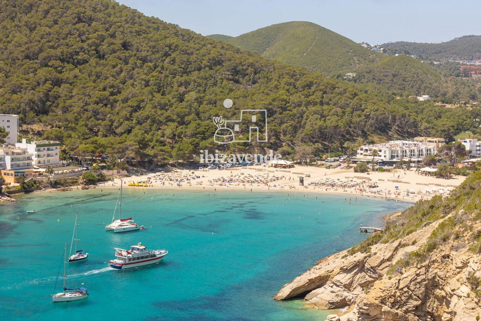 2 bedroom Flat for rent in Cala Llonga - € 2,000 (Ref: 10014105)