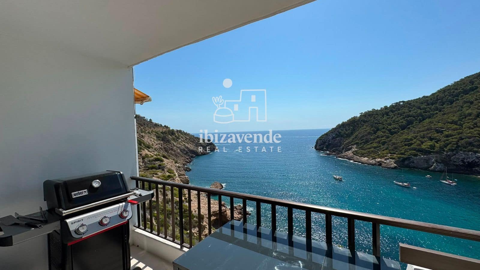Appartement de 2 chambres à louer à Cala Llonga - 2 300 € (Ref: 10014105)