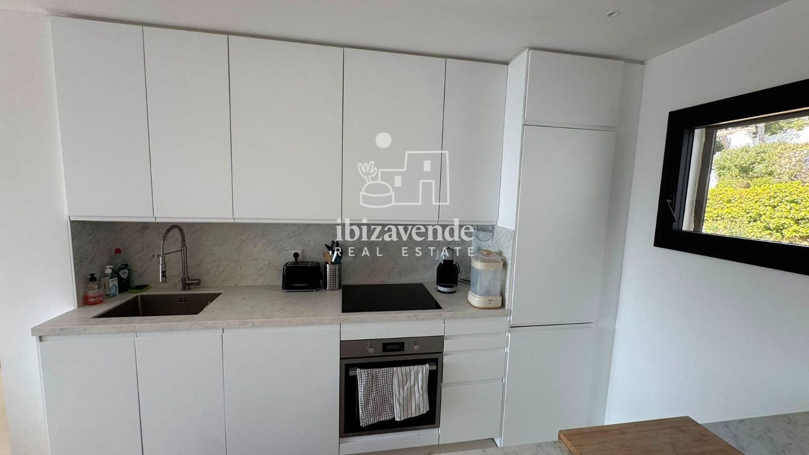 Appartement de 2 chambres à louer à Cala Llonga - 2 300 € (Ref: 10014105)